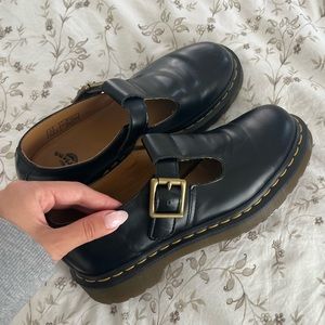 dr.marten mary jane shoes size 6 🍒